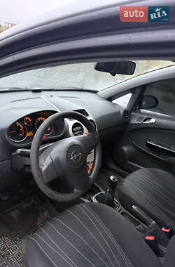 Хэтчбек Opel Corsa 2008 в 