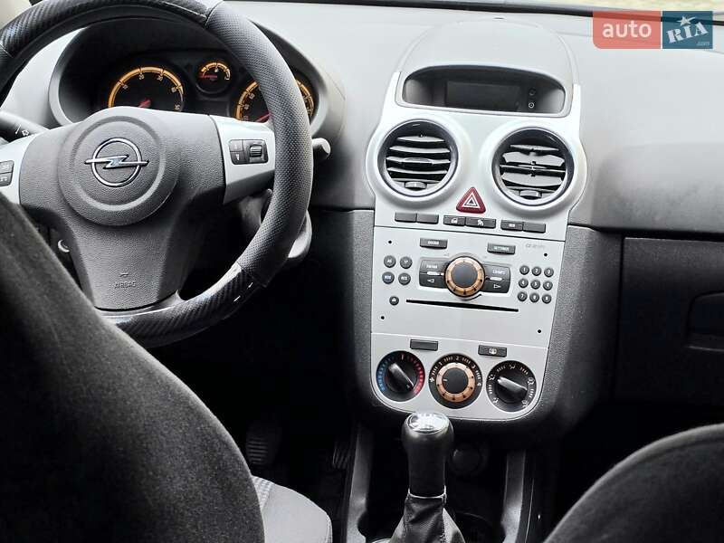 Хэтчбек Opel Corsa 2012 в Харькове