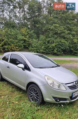 Хэтчбек Opel Corsa 2010 в 