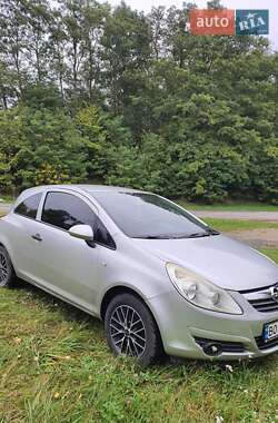 Хэтчбек Opel Corsa 2010 в 