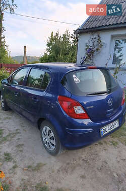 Хэтчбек Opel Corsa 2007 в 