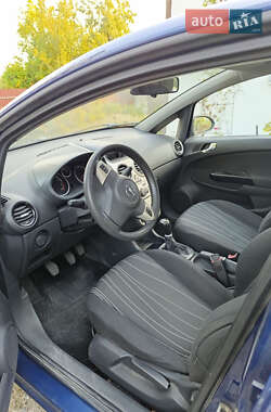Хэтчбек Opel Corsa 2007 в 
