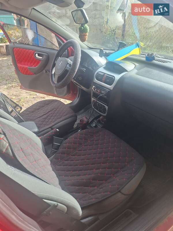 Хэтчбек Opel Corsa 2003 в Каменском