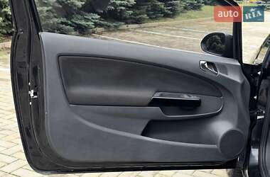 Хетчбек Opel Corsa 2012 в 