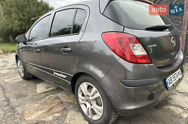 Хэтчбек Opel Corsa 2011 в 