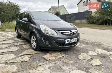 Хэтчбек Opel Corsa 2011 в 