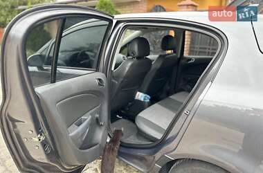 Хэтчбек Opel Corsa 2011 в 