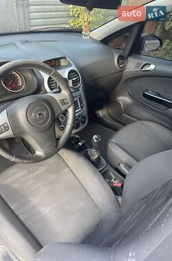 Хэтчбек Opel Corsa 2012 в 