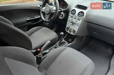 Хэтчбек Opel Corsa 2012 в  фото 20 Хэтчбек Opel Corsa 2012 в