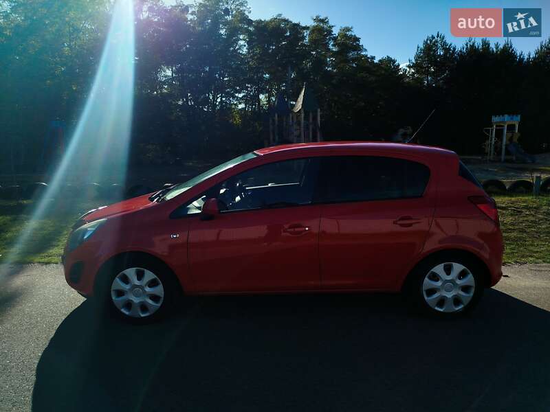 Хетчбек Opel Corsa 2014 в Білогородці
