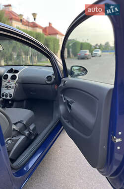 Хэтчбек Opel Corsa 2009 в 