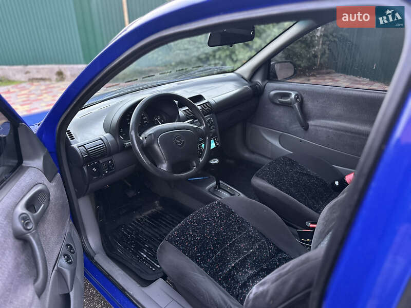 Хэтчбек Opel Corsa 1995 в Одессе