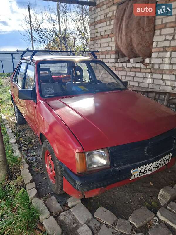 Седан Opel Corsa 1985 в Ватутіному фото Седан Opel Corsa 1985 в Ватутіному