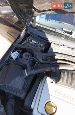 Хэтчбек Opel Corsa 2003 в  фото 3 Хэтчбек Opel Corsa 2003 в