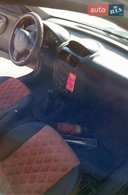 Хэтчбек Opel Corsa 2003 в  фото 4 Хэтчбек Opel Corsa 2003 в