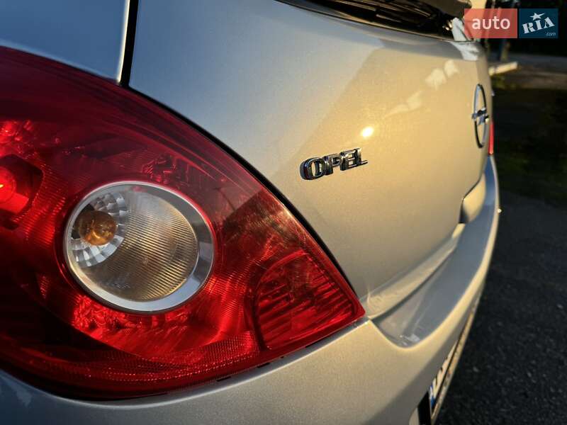 Хэтчбек Opel Corsa 2007 в Долине фото 4 Хэтчбек Opel Corsa 2007 в Долине