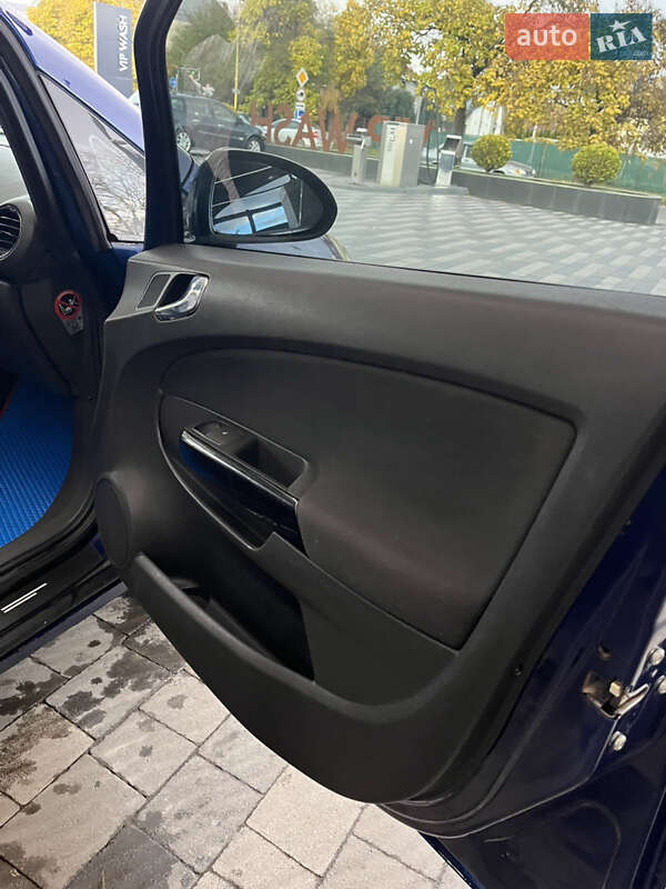 Хэтчбек Opel Corsa 2008 в Ужгороде