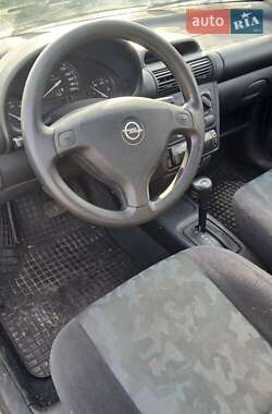 Хэтчбек Opel Corsa 2000 в Киеве