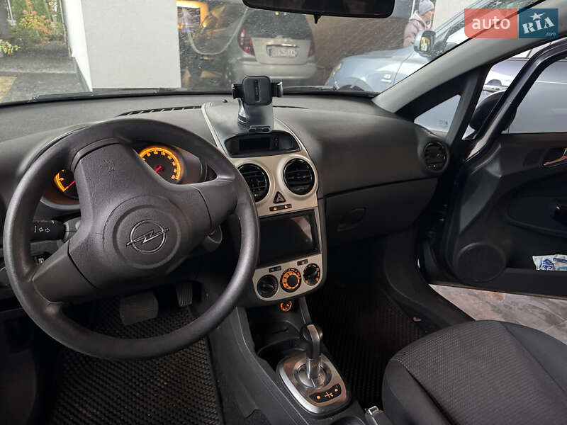 Хетчбек Opel Corsa 2008 в Крюківщині
