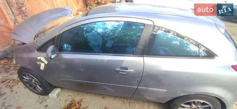Хэтчбек Opel Corsa 2007 в Днепре