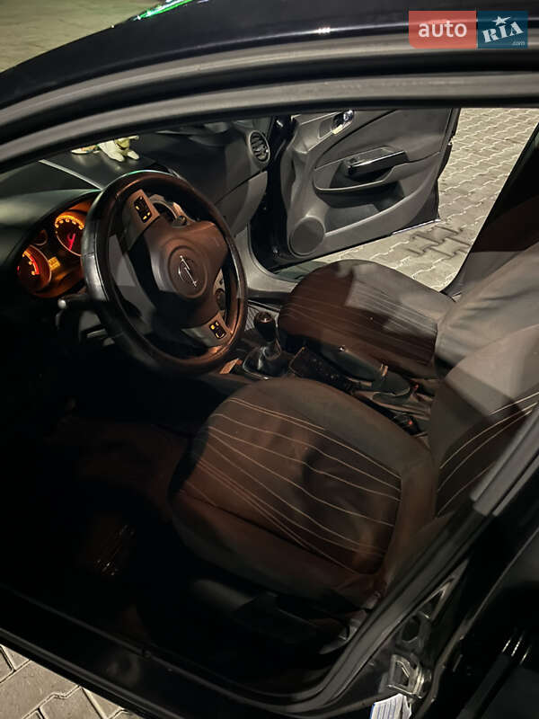 Хэтчбек Opel Corsa 2009 в Стрые