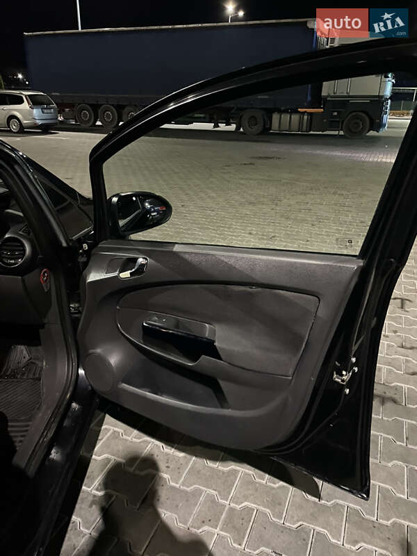 Хэтчбек Opel Corsa 2009 в Стрые