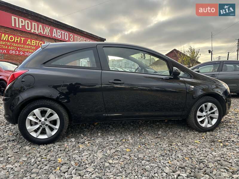 Хэтчбек Opel Corsa 2014 в Смеле