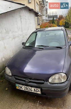 Хэтчбек Opel Corsa 1996 в Киеве