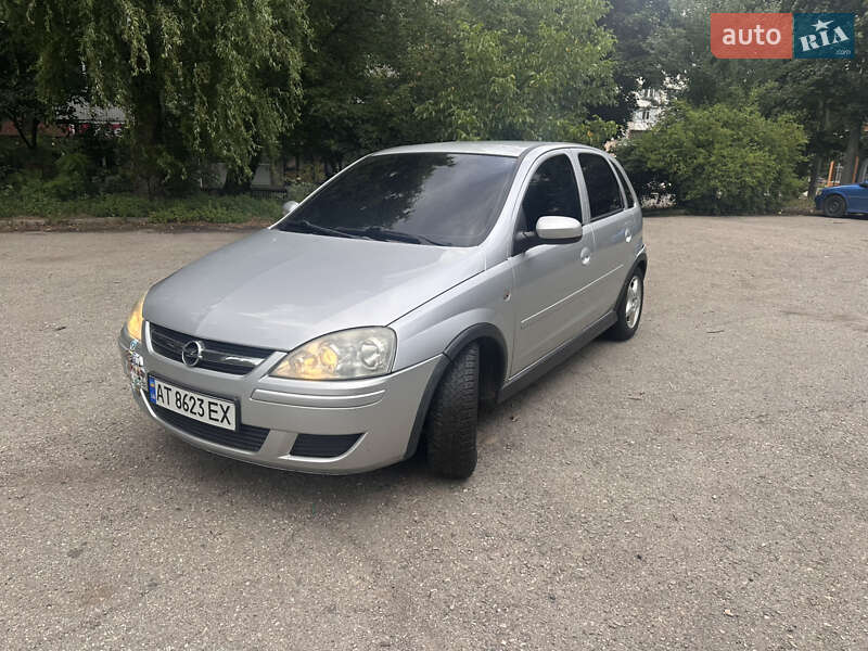 Хэтчбек Opel Corsa 2005 в Ивано-Франковске