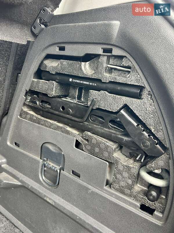 Хетчбек Opel Corsa 2014 в Сумах