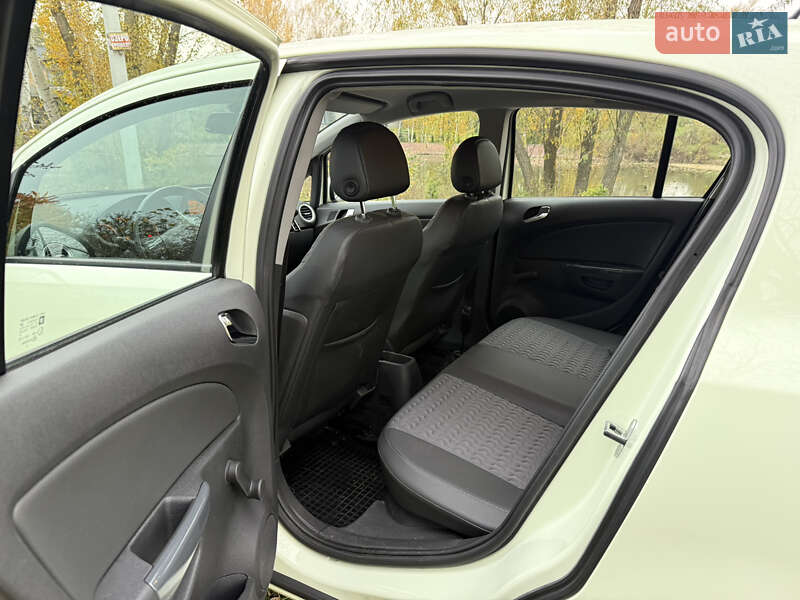 Хетчбек Opel Corsa 2012 в Києві