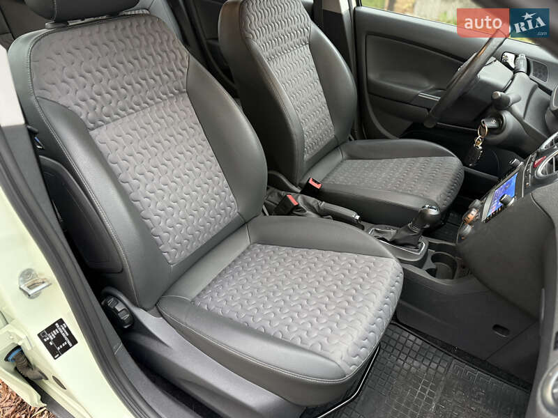 Хетчбек Opel Corsa 2012 в Києві