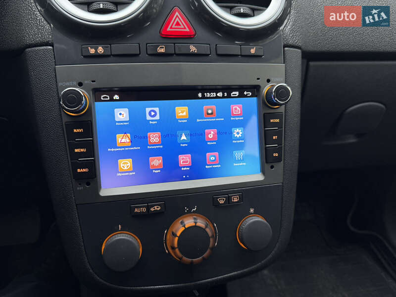 Хетчбек Opel Corsa 2012 в Києві