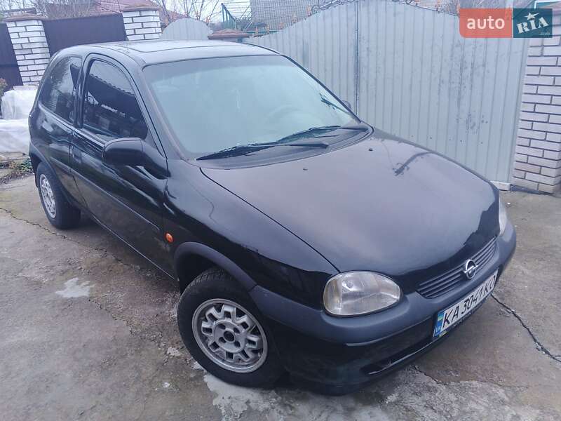 Хэтчбек Opel Corsa 1999 в Корсуне-Шевченковском