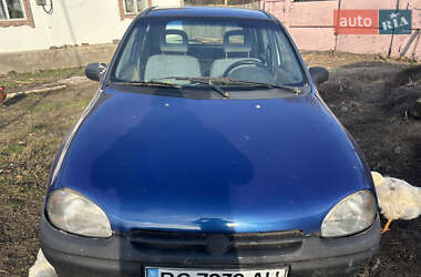 Хетчбек Opel Corsa 1995 в Мені