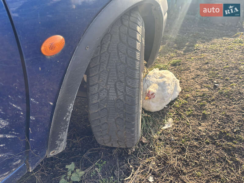 Хетчбек Opel Corsa 1995 в Мені