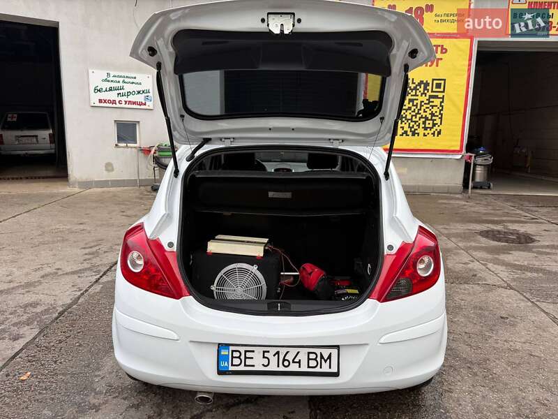 Хэтчбек Opel Corsa 2010 в Николаеве