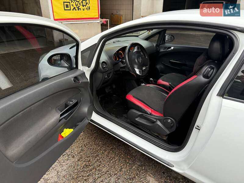 Хэтчбек Opel Corsa 2010 в Николаеве