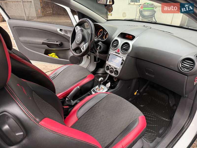 Хэтчбек Opel Corsa 2010 в Николаеве