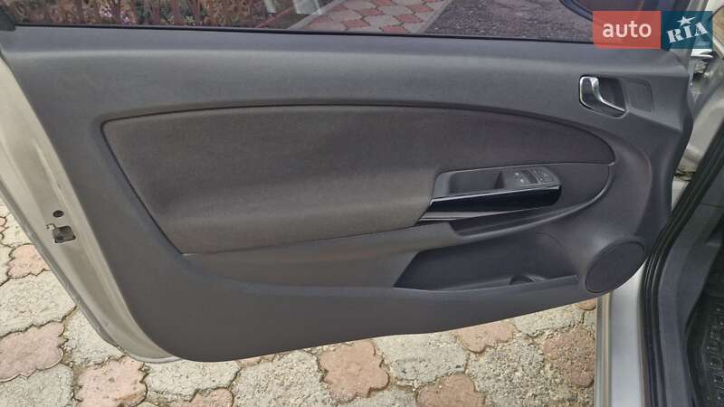 Хэтчбек Opel Corsa 2011 в Херсоне