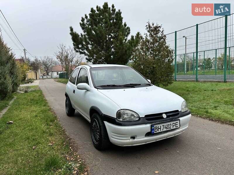 Хэтчбек Opel Corsa 1995 в Одессе фото 2 Хэтчбек Opel Corsa 1995 в Одессе