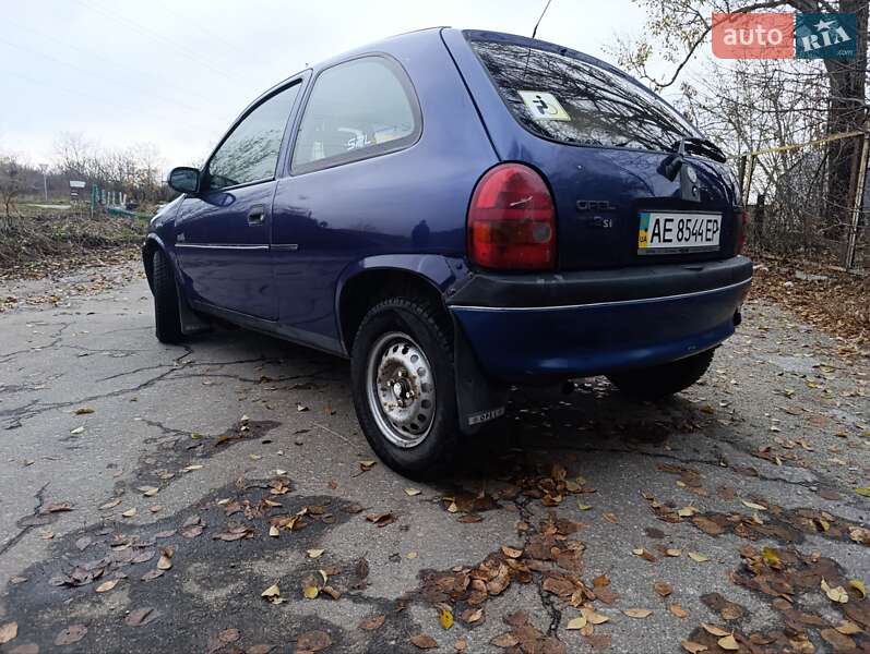 Хэтчбек Opel Corsa 1996 в Днепре
