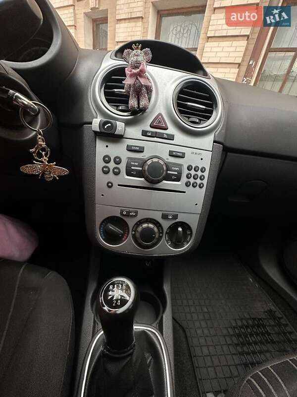 Хетчбек Opel Corsa 2010 в Кропивницькому