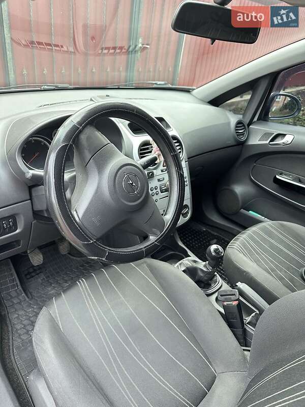 Хетчбек Opel Corsa 2010 в Кропивницькому