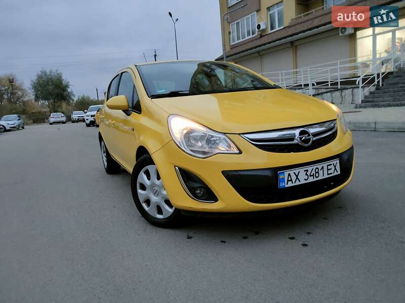 Хетчбек Opel Corsa 2013 в Борисполі
