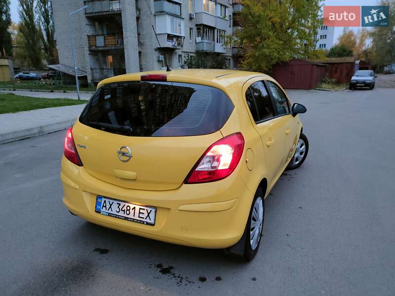 Хетчбек Opel Corsa 2013 в Борисполі