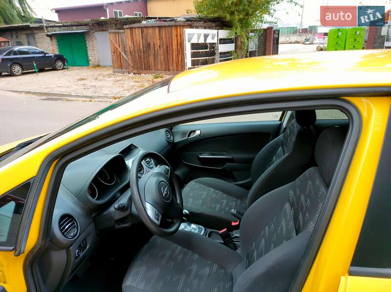 Хетчбек Opel Corsa 2013 в Борисполі