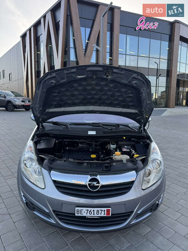Хэтчбек Opel Corsa 2008 в Луцке фото 57 Хэтчбек Opel Corsa 2008 в Луцке