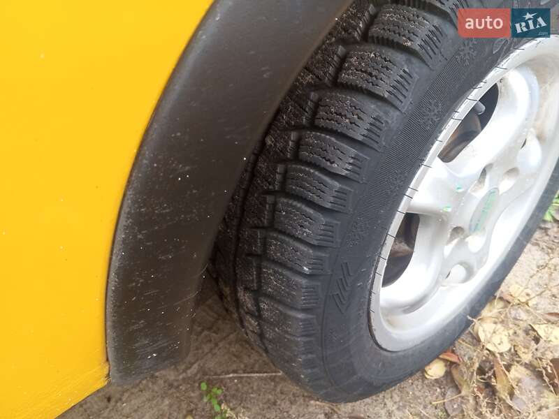 Хэтчбек Opel Corsa 2000 в Змиеве