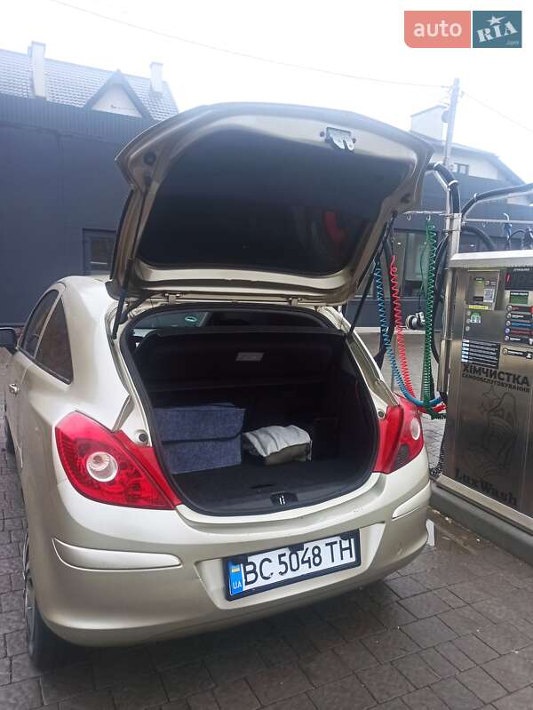 Хэтчбек Opel Corsa 2007 в Львове
